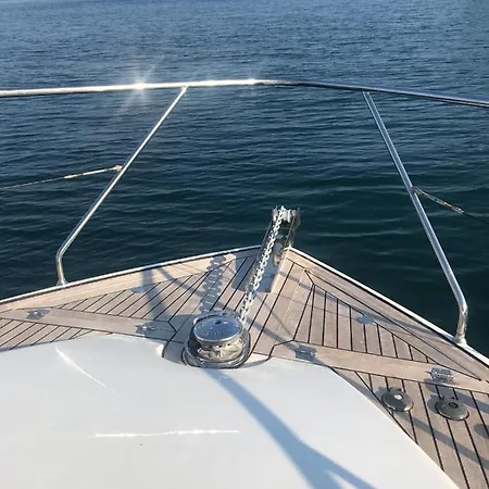 Botel Y&b Yatcilik