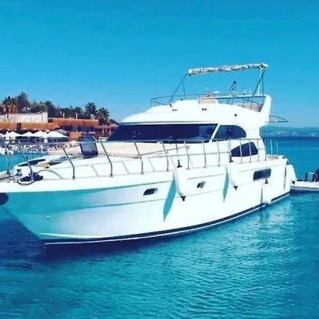 Y&b Yatcilik ספינת מלון
